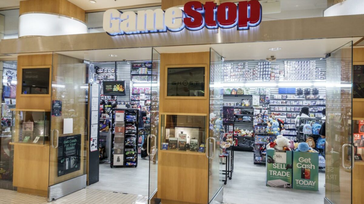 GameStop is making a big play for eBay.