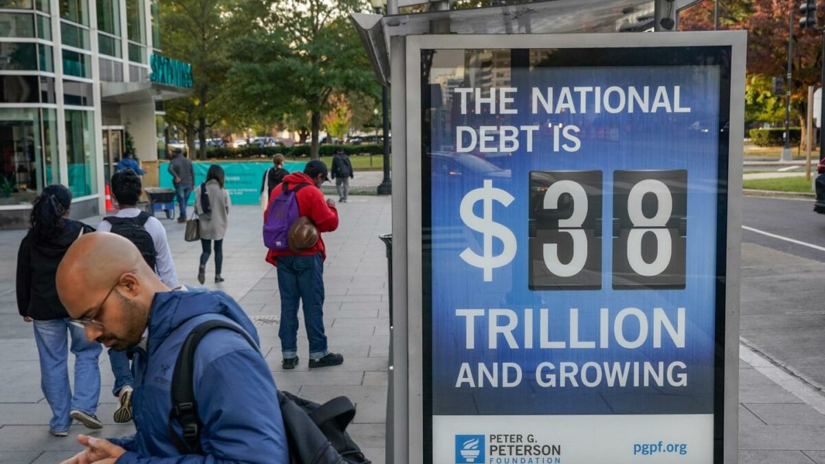 After U.S. debt soared to $38 trillion, the ‘easy times’ are now over as hedge funds jump into the bond market, former Treasury official warns