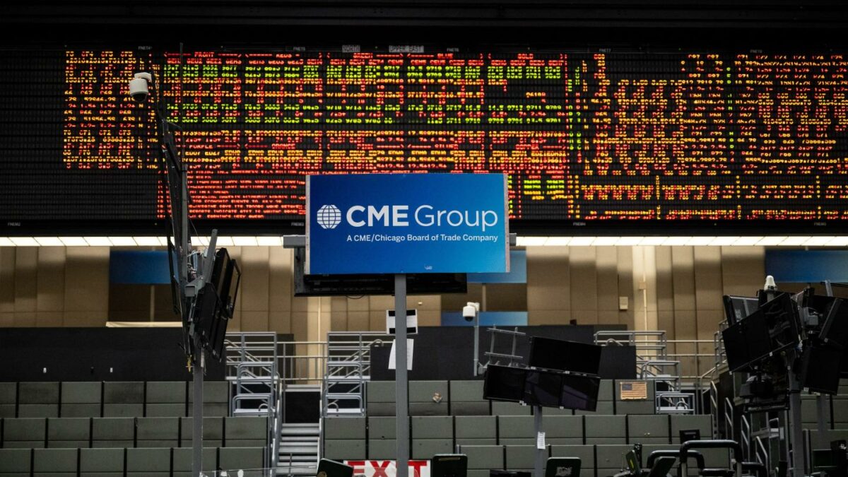 Traders are getting a new tool to wager on the biggest U.S. stocks