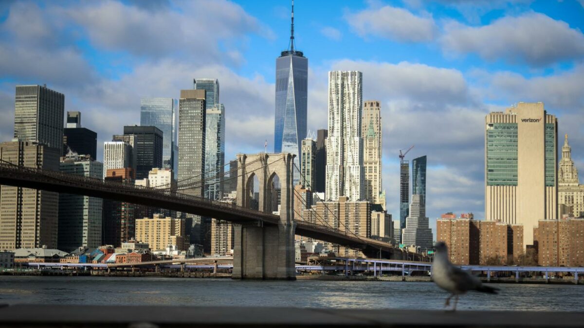 Bridgewater, D.E. Shaw among top hedge fund gainers of 2025