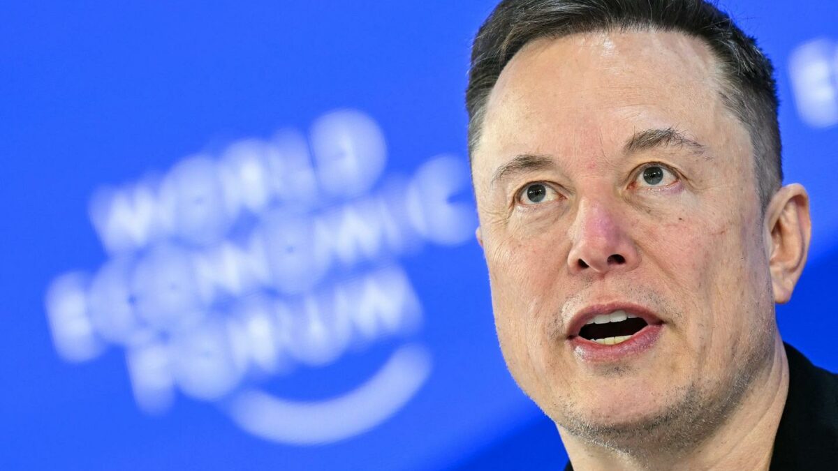 Billionaires Elon Musk and Mark Zuckerberg used mortgages to buy multimillion-dollar mansions. Here’s why that’s a savvy financial decision