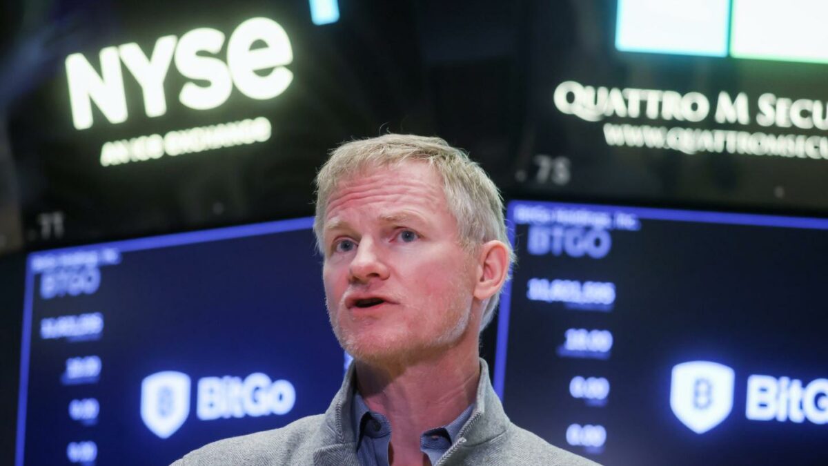 man speaks at new york stock exchange