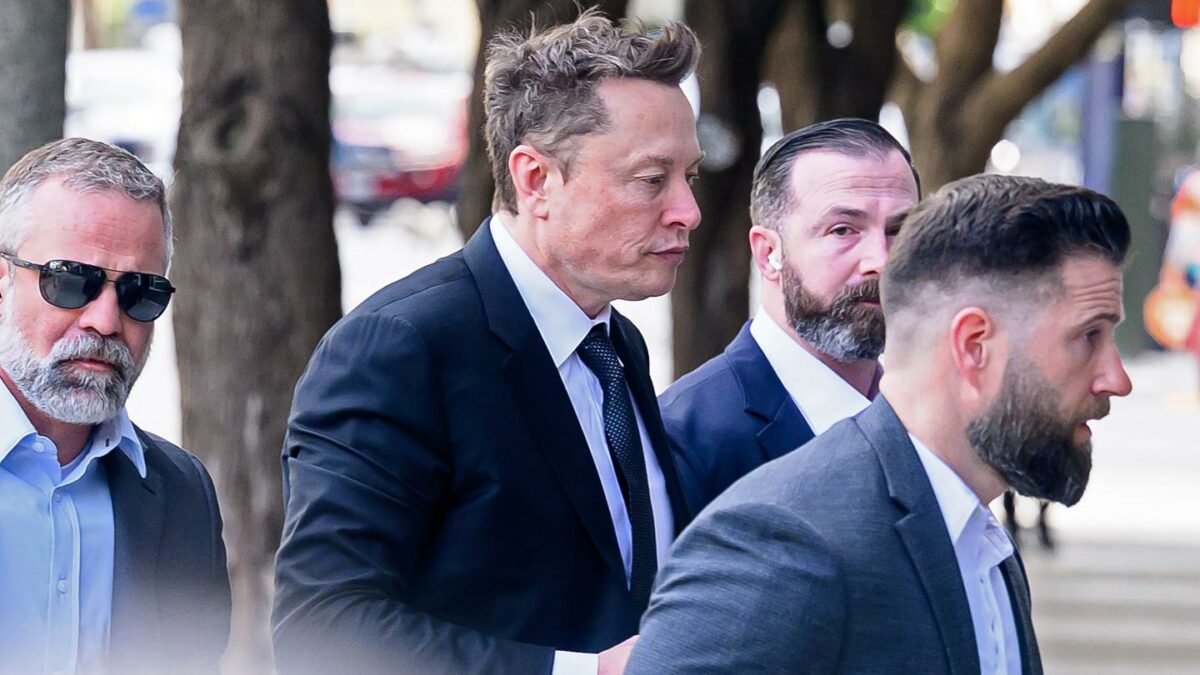 Elon Musk arrives at federal court on March 4, 2026 in San Francisco, California.