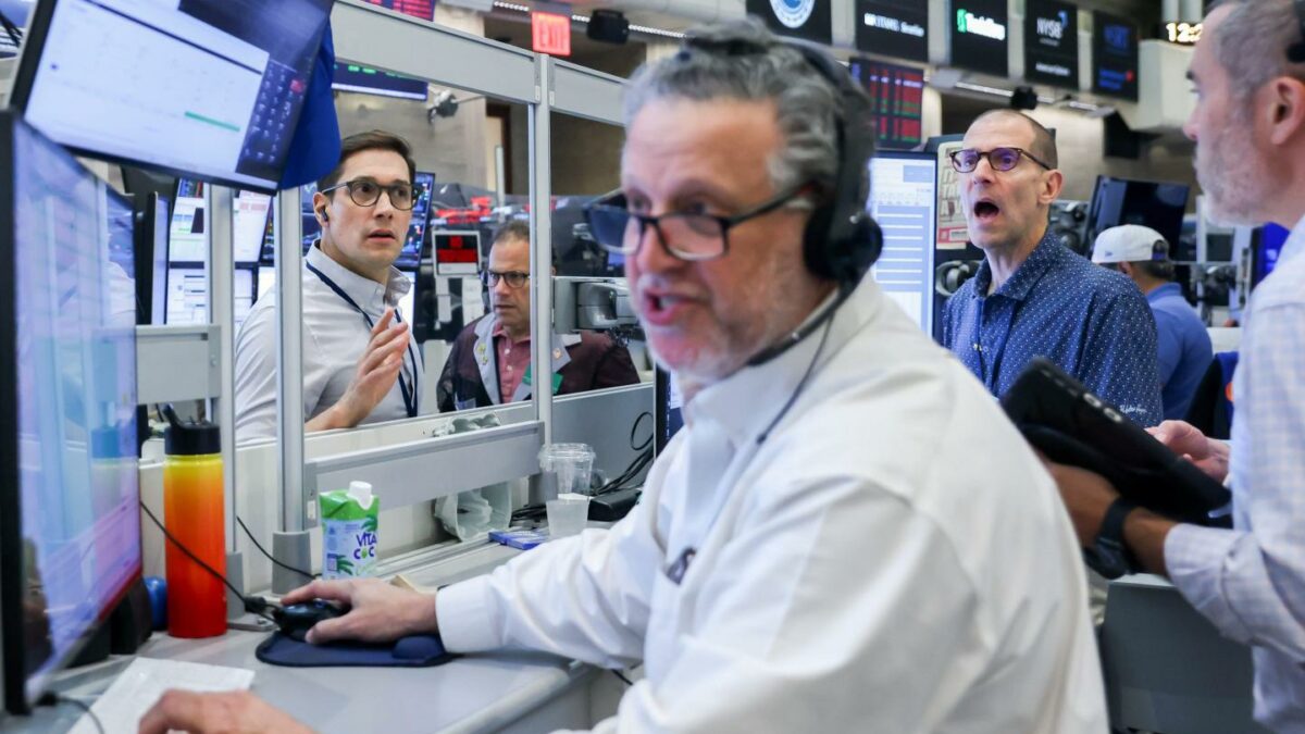 AI stocks are recovering after suddenly tanking last week as oil prices drop more than 3%