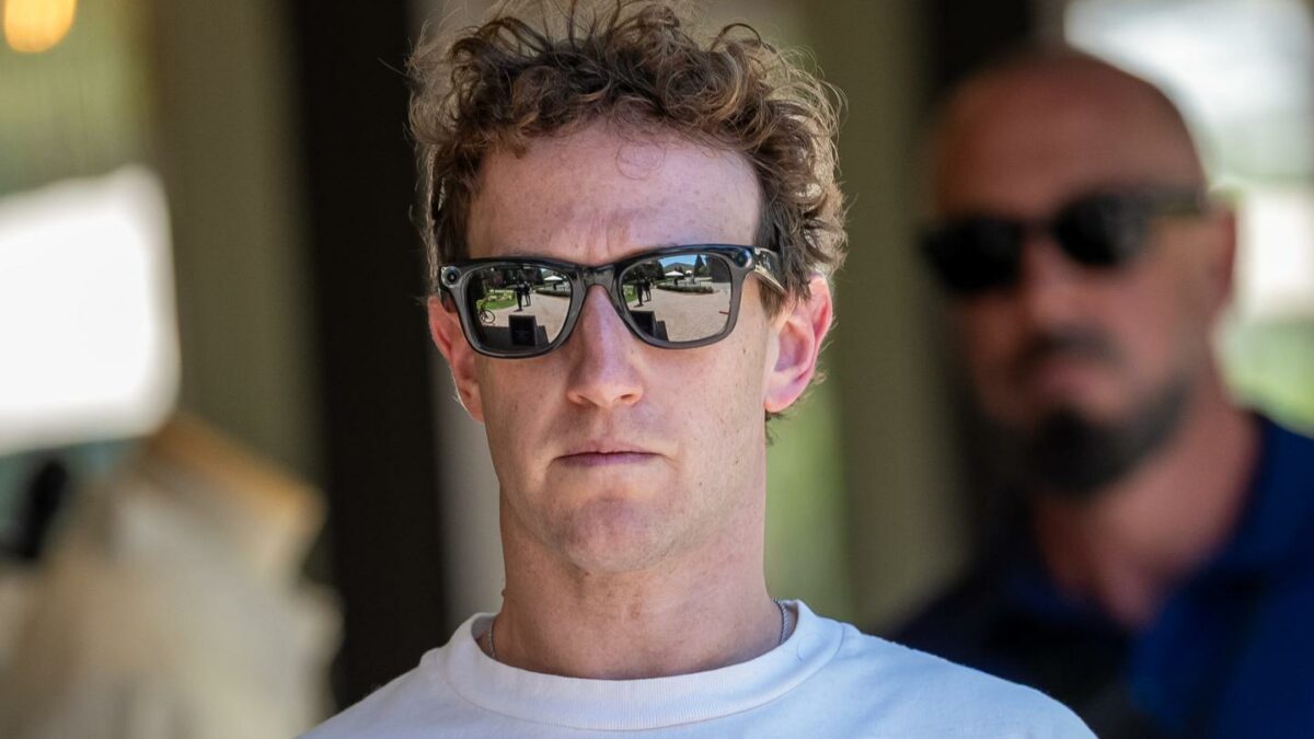 Meta stock drops 10% as free cash flow gets crushed—and Zuckerberg hints at launching cloud business with few details
