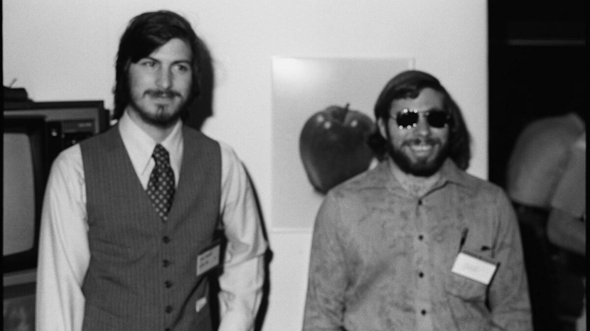Apple cofounders Steve Jobs and Steve Wozniak in 1977.